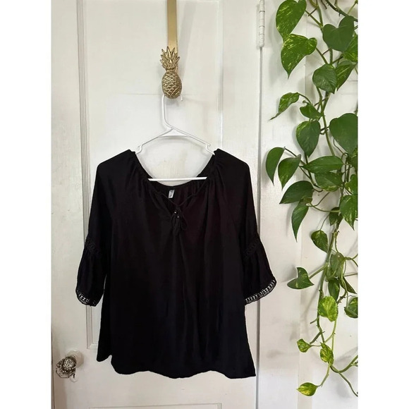 Old Navy Women’s size medium black blouse - Picture 1 of 7